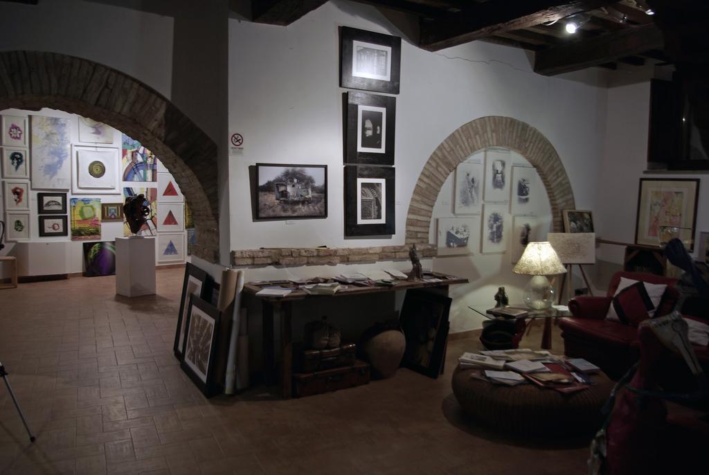 Bed and Breakfast Palazzo Bonfranceschi à Belforte del Chienti Extérieur photo