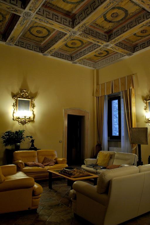 Bed and Breakfast Palazzo Bonfranceschi à Belforte del Chienti Extérieur photo