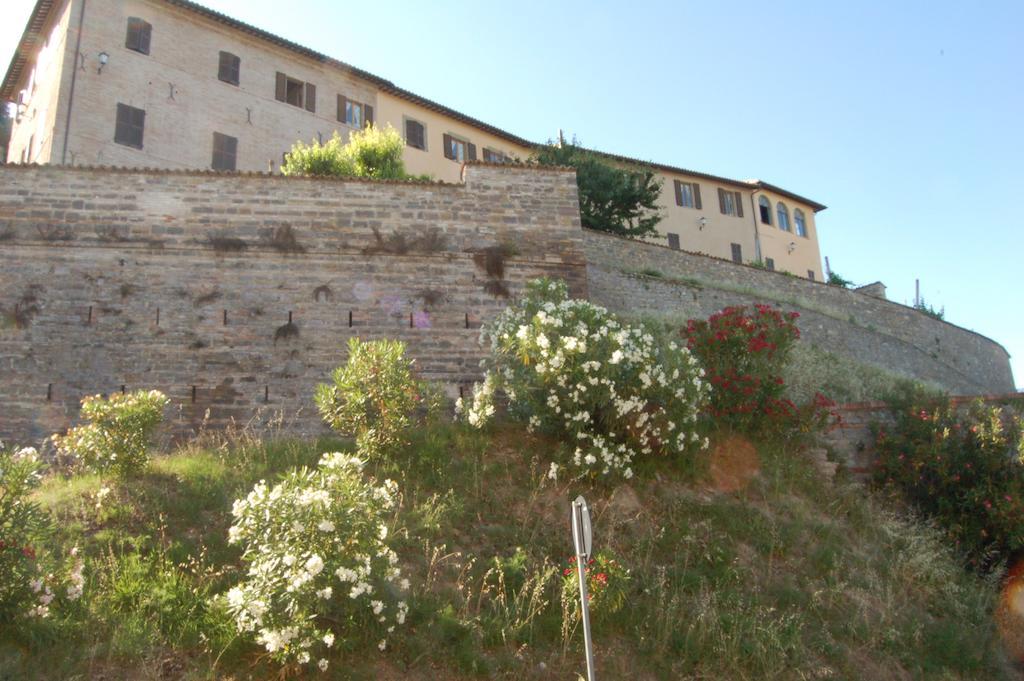 Bed and Breakfast Palazzo Bonfranceschi à Belforte del Chienti Extérieur photo