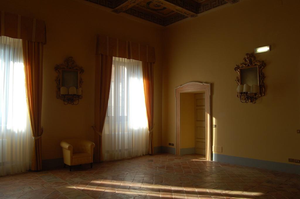 Bed and Breakfast Palazzo Bonfranceschi à Belforte del Chienti Extérieur photo
