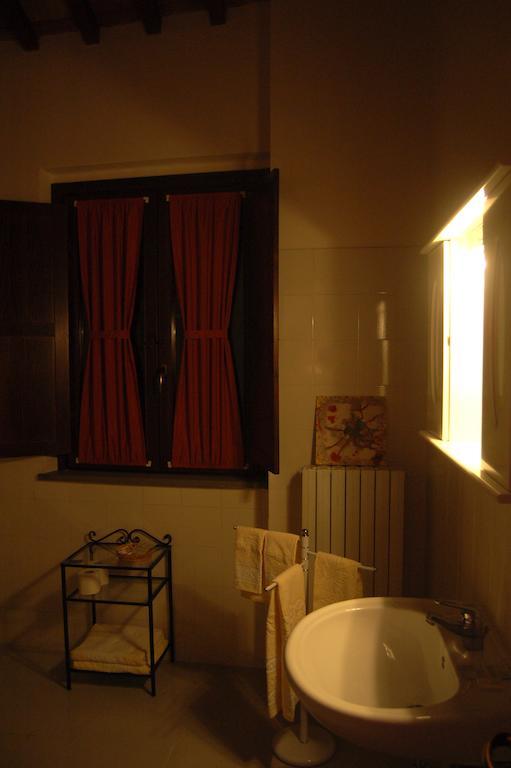Bed and Breakfast Palazzo Bonfranceschi à Belforte del Chienti Chambre photo