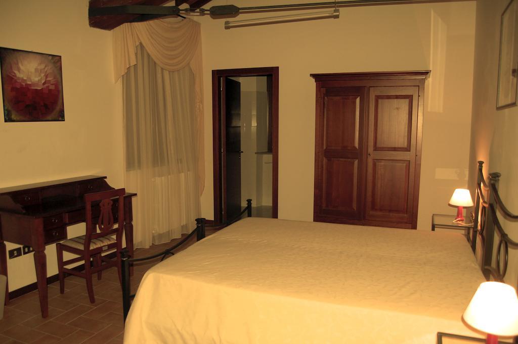 Bed and Breakfast Palazzo Bonfranceschi à Belforte del Chienti Chambre photo