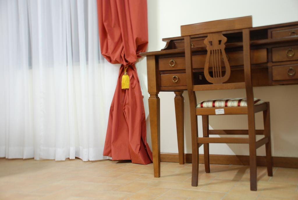 Bed and Breakfast Palazzo Bonfranceschi à Belforte del Chienti Chambre photo