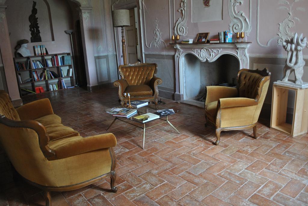 Bed and Breakfast Palazzo Bonfranceschi à Belforte del Chienti Extérieur photo